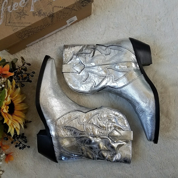 FREE PEOPLE FP Collection - Way Out West Cowboy Boots | endource Free People Way Out West Cowboy Boots